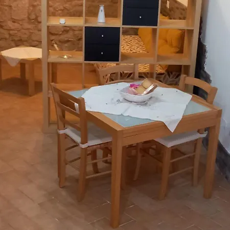 A Due Passi Dal Castello Apartman Bosa